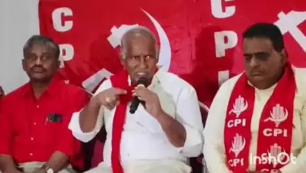 నగరంలో సిపిఐ రాష్ట్ర కార్యదర్శి కుమామనేని సాంబశివరావు మీడియా సమావేశం, కేంద్ర రాష్ట్ర ప్రభుత్వాలపై ధ్వజమెత్తారు