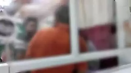 हाथरस: हाथरस गेट क्षेत्र के एक गांव में महिला ने पारिवारिक ग्रह कलेश के चलते विषाक्त पदार्थ का सेवन किया, परिजन लेकर आए अस्पताल
