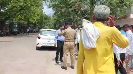 पन्ना: जिला अस्पताल के बाहर यातायात व्यवस्था सुधारने को लेकर कलेक्टर-SP व SDM सहित आला अधिकारियों ने किया निरीक्षण