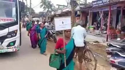 বিশালগড়: বিশ্ব রক্তদাতা দিবস উপলক্ষে মহকুমা হাসপাতালের সমস্ত আশা কর্মীদের নিয়ে বিশালগড় বাজারে রেলি