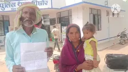 पिछोर: ग्राम बनोटा निवासी पीड़िता से पति बिजरावन निवासी ने की मारपीट, पिछोर थाने में शिकायत दर्ज