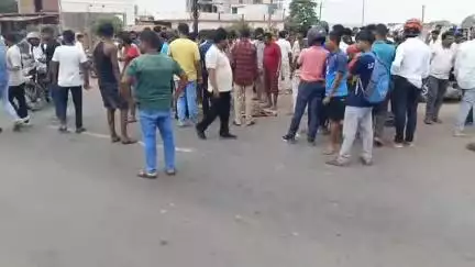 रातू: ब्रेकिंग न्यूज़: रातु के हाजी चौक पर अज्ञात वाहन की टक्कर से महिला की मौत!