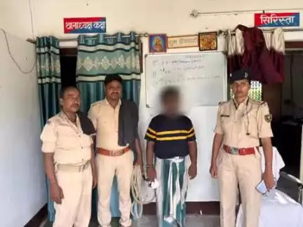 कटिहार जिला के बलिया बेलौन थाना पुलिस द्वारा मादक पदार्थो के विरुद्ध बड़ी कार्रवाई करते हुए 102.35 ग्राम स्मैक, 01 मोबाईल एवं एक मोटरसाइकिल के साथ 01 तस्कर को किया गया गिरफ्तार I