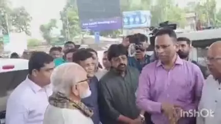 नाशिक: नाशिक शहरातील द्वारका सर्कल सिग्नल कामाचा मंत्री छगन भुजबळ यांनी घेतला आढावा