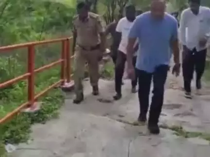ಯಾದಗಿರಿ: ನಗರದ ಐತಿಹಾಸಿಕ ಕೋಟೆ ವೀಕ್ಷಣೆ ಮಾಡಿದ ಆರೋಗ್ಯ ಮತ್ತು ಕುಟುಂಬ ಕಲ್ಯಾಣ ಸಚಿವ ದಿನೇಶ ಗುಂಡೂರಾವ