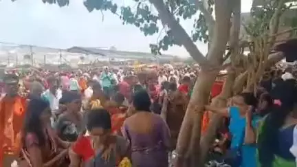 श्रीक्षेत्र चाकरवाडी येथे शिवमहापुराण कथेच्या सांगते दरम्यान लाखोंच्या संख्येने भक्तांची गर्दी