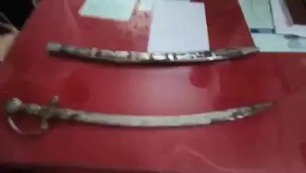 जालना: सिरसवाडी येथे तलवारीने केक कापणारा एक जण जेरबंद, तालुका जालना पोलिसांनी कारवाई करत तलवार केली जप्त