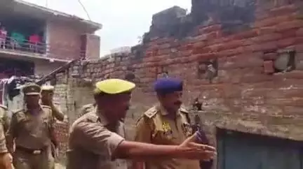 अकबरपुर: रनिया थाना क्षेत्र में हुई घटना की सूचना पर पुलिस अधीक्षक पहुंचे घटनास्थल पर