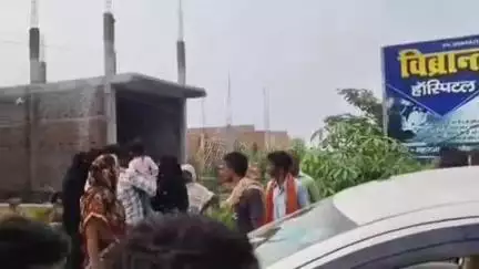 खड्डा: खडडा में अवैध अस्पताल में लापरवाही से मां-बच्चे की मौत, डॉक्टर ने 10 घंटे तक शव को बताया जिंदा, परिजनों ने काटा बवाल