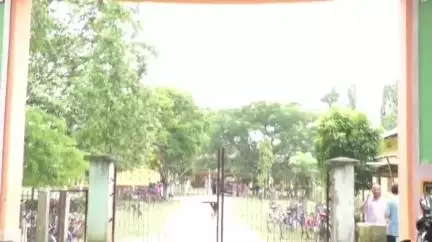 ছিপাঝাৰ: দেওমৰৈত দেওমৰনৈ কণিষ্ঠ মহাবিদ্যালয়ৰ
ছাত্ৰ একতা সভাৰ সহকাৰী সম্পাদক নীলোৎপল ডেকাক চুৰিৰে আক্ৰমণ দুই যুৱকৰ