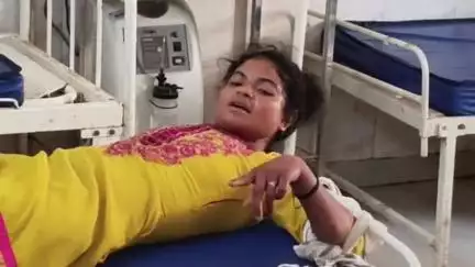 बीना: रेलवे स्टेशन के बाद सिविल अस्पताल में महिला का उत्पात, RPF जवान ने संस्था की मदद से अस्पताल में कराया भर्ती