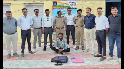 ગાંધીધામ: રેલવે પોલીસ ટીમે સયાજી નગરી સુપરફાસ્ટ ટ્રેનમાં થયેલ ચોરીના ગુન્હાનો ભેદ ઉકેલી રેલવે સ્ટેશન વિસ્તારમાંથી આરોપીને ઝડપ્યો