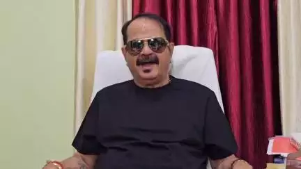 ଜୟପୁର: ରଜ ମୋଉଜ ଗୀତ ଗାଇ ଭୁବନେଶ୍ୱର ଠାରେ ରଜର ଶୁଭେଚ୍ଛା ଜଣାଇଲେ ଜୟପୁର ବିଧାୟକ ତାରା ପ୍ରସାଦ ବାହିନୀପତି
