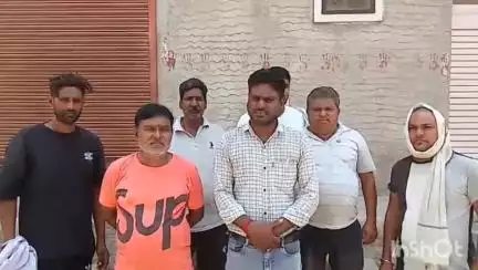 चूरू: पूर्व नेताप्रतिपक्ष ने चूरू में सफाई कर्मचारियों के दो पारी के काम को एक पारी करने को लेकर दिया ज्ञापन