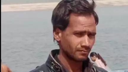 मिर्ज़ापुर: कोतवाली देहात के बेला घाट के नदी में युवक का शव मिलने से मचा हड़कंप, परिजनों ने लगाया हत्या का आरोप