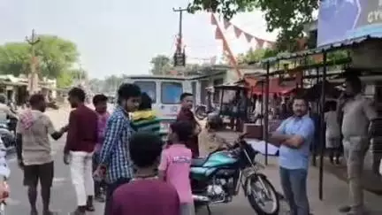 ଖରିଆର: ବଙ୍ଗୋମୁଣ୍ଡା ବସଷ୍ଟାଣ୍ଡ ନିକଟ ରାସ୍ତା ଉପରେ ଜଣେ ବ୍ୟକ୍ତିଙ୍କ ମୃତଦେହ ଉଦ୍ଧାର, ପୋଲିସର ତଦନ୍ତ ଆରମ୍ଭ