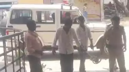 बिहार: बाबा मनीराम अखाड़ा के पास पुलिस पर हमला करने के मामले में दो लोग गिरफ्तार