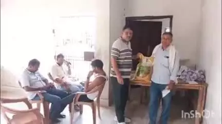 रतनी फरीदपुर: किसान भवन में दर्जनों किसानों के बीच धानका विचड़ा का वितरण किया गया, प्रखंड कृषि पदाधिकारी मौजूद रहे