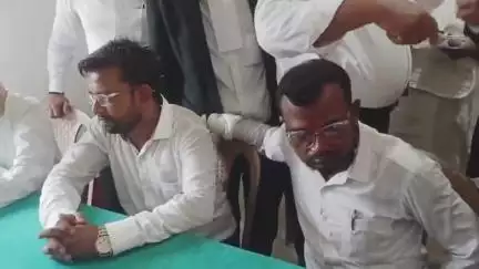 अधिवक्ता संघ चुनाव में सदस्य पद हेतु 
अधिवक्ता किशोर कुमार रंगीला एवं सचिव पद के लिए  उज्जवल सिंह ने नामांकन दाखिल किया