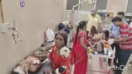 बहराइच: भरिया मोड़ के पास अनियंत्रित होकर पलटा सवारियों से भरा टेम्पो, हादसे में 3 लोग हुए घायल