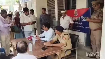 भोगांव: एलाऊ थाने में आयोजित संपूर्ण समाधान दिवस में डीएम और एसपी ने लोगों की सुनी समस्याएं