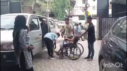 গুৱাহাটী: মহানগৰীৰ নুনমাটিত ভয়ংকৰ পথ দুৰ্ঘটনা, তীব্ৰ বেগী ট্ৰাকে মহটিয়াই নিলে এখন যাত্ৰীবাহী অটো
