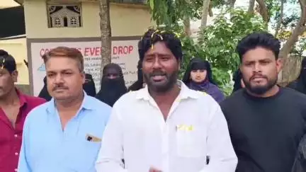 పలమనేరు: లక్ష్మీనగర్‌లోని ప్రాథమిక పాఠశాలలో తల్లికి వందనం పథకంపై హర్షం వ్యక్తం చేసిన విద్యార్థులు, తల్లిదండ్రులు