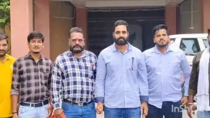 भीलवाड़ा: जिला जन अधिकार परिषद के सदस्यों ने कलेक्ट्रेट पर प्रदर्शन कर डॉ. अंसारी व चिकित्सा अधीक्षक गौड़ के खिलाफ जांच की मांग की