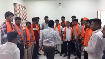 वर्धा: राज ठाकरे यांच्या जन्मदिनी वर्धा विश्रामगृह येथे युवकांचा मोठ्या प्रमाणात मनसेत पक्षप्रवेश