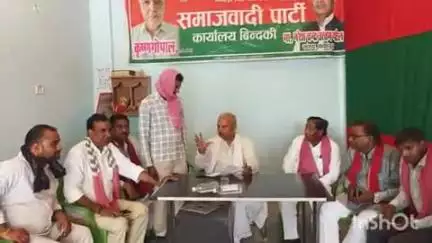 बिंदकी: बिंदकी कस्बे में सांसद नरेश उत्तम पटेल ने लोगों की समस्याएं सुनीं, अहमदाबाद के प्लेन हादसे पर जताया दुख