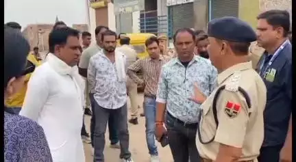 जोधपुर: उम्मेद सागर बांध इलाके में नगर निगम, पुलिस प्रशासन के साथ अवैध अतिक्रमण हटाने की चेतावनी देने पहुंचा प्रशासनिक अमला