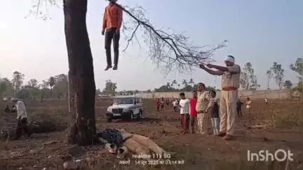 अशोक नगर: आकलोन में प्रेमी युगल की मौत, युवती का शव जमीन पर और युवक का शव पेड़ से लटका मिला