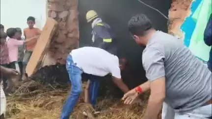 सरिया: बगोदर: गडैया में एक घर में लगी भीषण आग, क्षेत्र में अफरा-तफरी