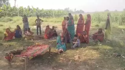 बीकापुर: गनेश पुर जंगल में संदिग्ध परिस्थितियों में फांसी के फंदे पर लटकता मिला किशोरी का शव, पुलिस ने पीएम के लिए भेजा