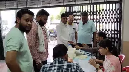 मंदसौर: विश्व रक्तदान दिवस पर बजरंग दल, विश्व हिंदू परिषद व अन्य संगठनों ने जिला अस्पताल में किया रक्तदान