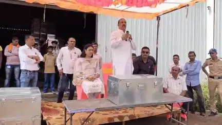 नंदुरबार: गावित परिवार जनतेसाठी योजना आणतो आणि विरोधक योजना बंद करण्याचे काम करतात : आमदार डॉ. विजयकुमार गावित