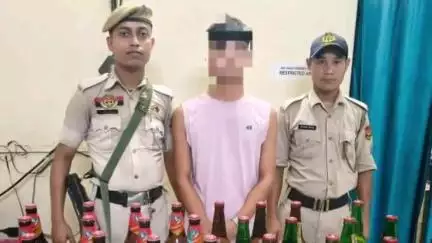 কাঞ্চনপুর: রবীন্দ্র নগর এলাকায় নেশাবিরোধী অভিযান চালিয়ে মদ সহ ব্যক্তিকে গ্রেপ্তার করল কাঞ্চনপুর থানার পুলিশ
