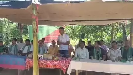 তামুলপুৰ: ভাৰত-ভূটান সীমান্তৰ ডোঙাৰ গাঁৱত জিলা বন বিভাগৰ পৰিৱেশ সজাগতা সভা আৰু গছপুলি ৰোপন কাৰ্যসুচী