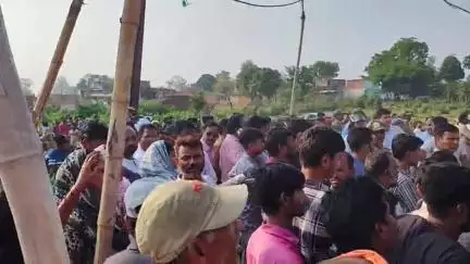 ग्राम तकिया के नए मोहल्ले को प्रशासन के द्वारा चलाई गई लगभग 50 घरों पर बुलडोजर #अंबिकापुर #छत्तीसगढ़ #पुलिसप्रसाशन