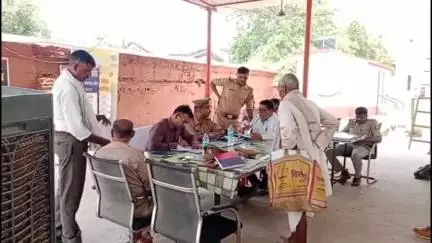 बबेरू: बबेरू कोतवाली में थाना समाधान दिवस का आयोजन नायब तहसीलदार व प्रभारी निरीक्षक के नेतृत्व में सफलतापूर्वक संपन्न हुआ
