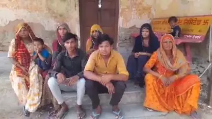 नसीराबाद: मारपीट मामले में श्रीनगर थाना क्षेत्र के ग्रामीणों ने अजमेर जिला एसपी कार्यालय पहुंचकर न्याय की गुहार लगाई