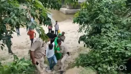 বিশ্বনাথ: ফটিকাবস্তীৰ শ্লুইচ গেটৰ নদীত উটুৱাই নিয়া এজন ছাত্ৰৰ মৃতদেহ উদ্ধাৰ