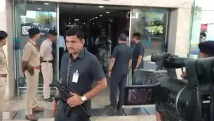 ऐसे थे मेरे ओर  मा० विजय भाई रुपाणी जी  के सम्बध 
कल अहमदाबाद में प्लेन क्रैश में पूर्व मुख्यमंत्री मा० श्री विजय रुपाणी जी का हादसे में निधन हो जाना मेरे लिए बेहद अपूरणीय क्षति है वेद