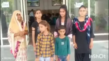 विदिशा नगर: नटेरन: महोली की महिला ने बच्चों संग SP को 11:30 बजे दिया ज्ञापन
