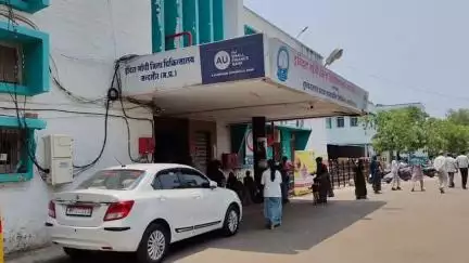 मंदसौर: मंदसौर जिला अस्पताल में महिला को इंदौर रेफर करने के नाम पर एंबुलेंस के लिए पैसे मांगने का आरोप