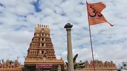 ಚಾಮರಾಜನಗರ: ಗಿರಿಜಾ ಕಲ್ಯಾಣ ಮಹೋತ್ಸವ ಹಿನ್ನೆಲೆ ನಗರದ ಶ್ರೀಚಾಮರಾಜೇಶ್ವರ ದೇವಸ್ಥಾನದಲ್ಲಿ ಸಕಲ ಸಿದ್ಧತೆ