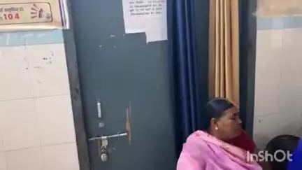 डुमरांव: डुमरांव अनुमंडलीय अस्पताल में अल्ट्रासाउंड संचालन की लेटलतीफ़ी पर सीएस ने दिए कारवाई के निर्देश, उपाधीक्षक ने काटा वेतन