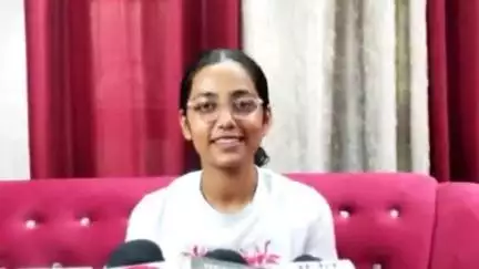 नूरपुर: इंडियन एयरफोर्स में देश भर में नूरपुर की मृगाक्षी रैना ने हासिल किया 31वां रैंक, फ्लाइंग ऑफिसर के रूप में देंगी सेवाएं