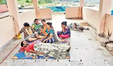 జగిత్యాల జిల్లా ధర్మపురిలో బతికుండగానే వ్యక్తిని శ్మశానవాటికకు తరలింపు, కర్మకాండల షెడ్డులో ఉంచి కుటుంబసభ్యుల రోదన