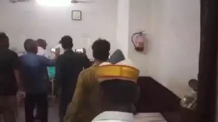 रुदौली: मुख्य चिकित्सा अधिकारी के नेतृत्व में स्वास्थ्य विभाग की टीम ने रुदौली के प्राइवेट हॉस्पिटल का निरीक्षण कर किया सील